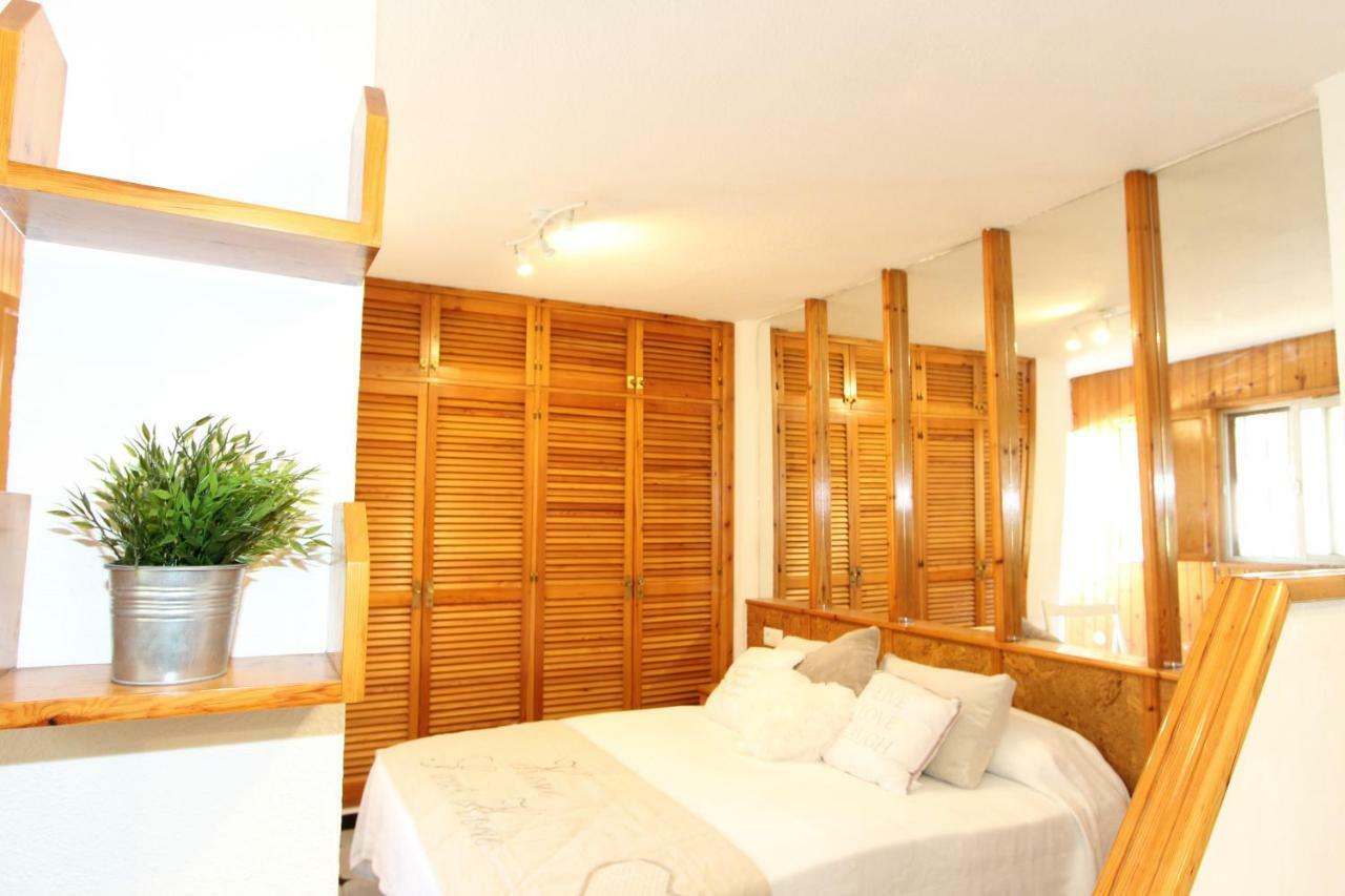 Viviendavelarde Apartment Малага Екстериор снимка